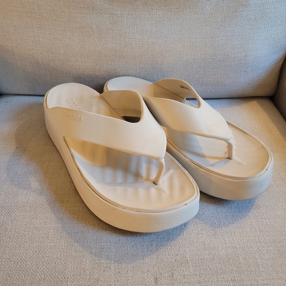 Crocs Women's Getaway Platform Flip Flop Sandals W10